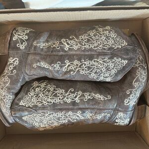 Women’s Brown crater Bone Embroidery cowboy boots